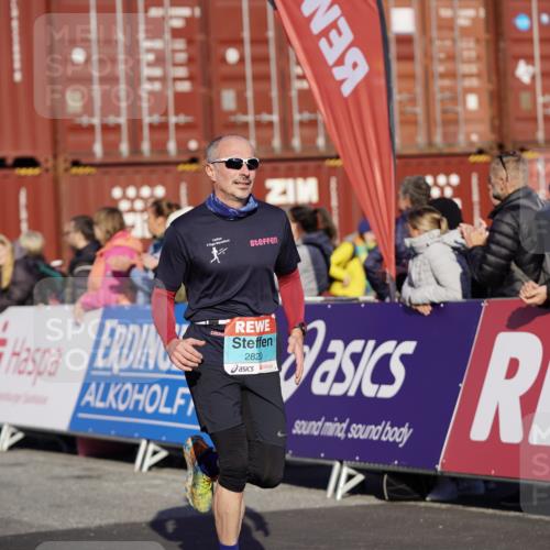 03.10.2025 - Köhlbrandbrückenlauf Michael Burmester http://msf.ph/oto/8995205 03.10.2025 09:57:24 Ziel 1010, 1541, 2708, 2759, 2760, 2820, 3795 meine-sportfotos.de