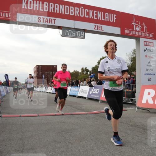 03.10.2025 - Köhlbrandbrückenlauf Yannick Fuchs http://msf.ph/oto/8995207 03.10.2025 16:05:06 Ziel 7201, 7221, 7239, 7428, 7448, 7772, 8779, 8995, 9114, 9191, 9690 meine-sportfotos.de