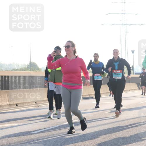 03.10.2025 - Köhlbrandbrückenlauf Luisa Fischer http://msf.ph/oto/8995212 03.10.2025 10:25:14 Position 3 2428 meine-sportfotos.de
