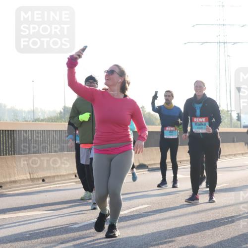 03.10.2025 - Köhlbrandbrückenlauf Luisa Fischer http://msf.ph/oto/8995215 03.10.2025 10:25:14 Position 3 2428, 2839 meine-sportfotos.de
