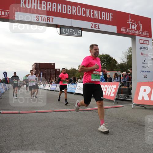 03.10.2025 - Köhlbrandbrückenlauf Yannick Fuchs http://msf.ph/oto/8995226 03.10.2025 16:05:07 Ziel 7201, 7221, 7239, 7448, 7772, 8779, 8995, 9114, 9191, 9690 meine-sportfotos.de