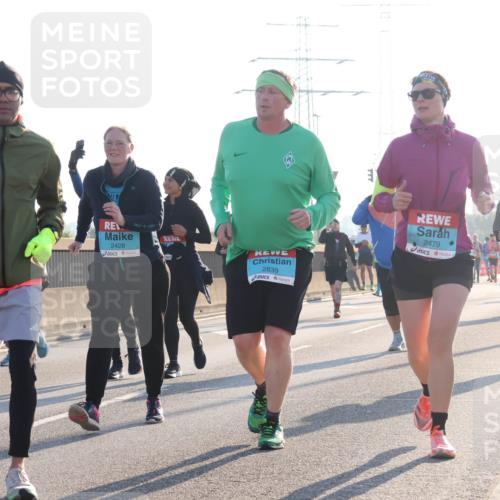 03.10.2025 - Köhlbrandbrückenlauf Luisa Fischer http://msf.ph/oto/8995231 03.10.2025 10:25:16 Position 3 2428, 2839, 2479 meine-sportfotos.de