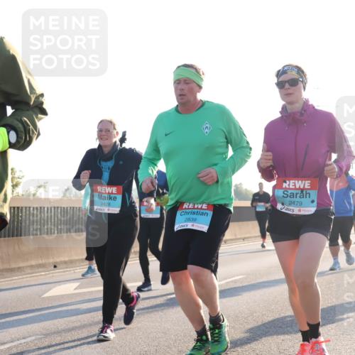 03.10.2025 - Köhlbrandbrückenlauf Luisa Fischer http://msf.ph/oto/8995248 03.10.2025 10:25:17 Position 3 2428, 2839, 2479 meine-sportfotos.de