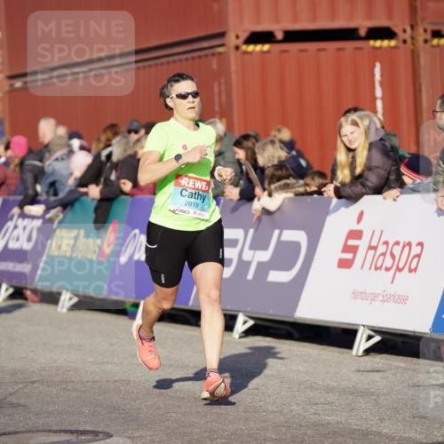 03.10.2025 - Köhlbrandbrückenlauf Michael Burmester http://msf.ph/oto/8995252 03.10.2025 09:57:29 Ziel 1083, 1541, 2759, 2801, 2802, 2819, 2820, 3335, 3795 meine-sportfotos.de