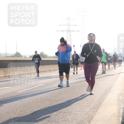 03.10.2025 - Köhlbrandbrückenlauf Luisa Fischer http://msf.ph/oto/8995259 03.10.2025 10:25:18 Position 3 1 meine-sportfotos.de