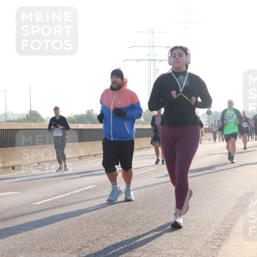 03.10.2025 - Köhlbrandbrückenlauf Luisa Fischer http://msf.ph/oto/8995266 03.10.2025 10:25:19 Position 3 1 meine-sportfotos.de