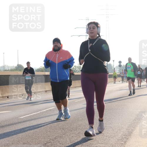03.10.2025 - Köhlbrandbrückenlauf Luisa Fischer http://msf.ph/oto/8995267 03.10.2025 10:25:19 Position 3 1 meine-sportfotos.de