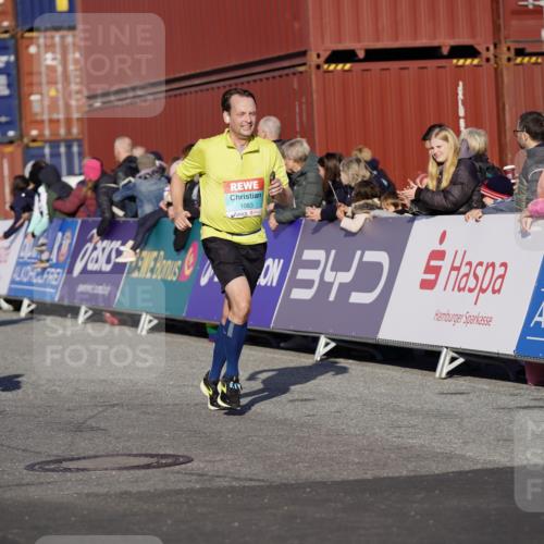 03.10.2025 - Köhlbrandbrückenlauf Michael Burmester http://msf.ph/oto/8995274 03.10.2025 09:57:31 Ziel 1083, 1541, 2759, 2801, 2802, 2819, 2820, 3335 meine-sportfotos.de