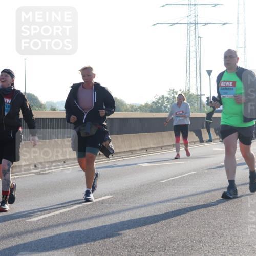 03.10.2025 - Köhlbrandbrückenlauf Luisa Fischer http://msf.ph/oto/8995280 03.10.2025 10:25:23 Position 3 3311 meine-sportfotos.de