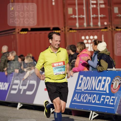 03.10.2025 - Köhlbrandbrückenlauf Michael Burmester http://msf.ph/oto/8995283 03.10.2025 09:57:32 Ziel 1083, 1541, 2759, 2801, 2802, 2819, 3043, 3335 meine-sportfotos.de