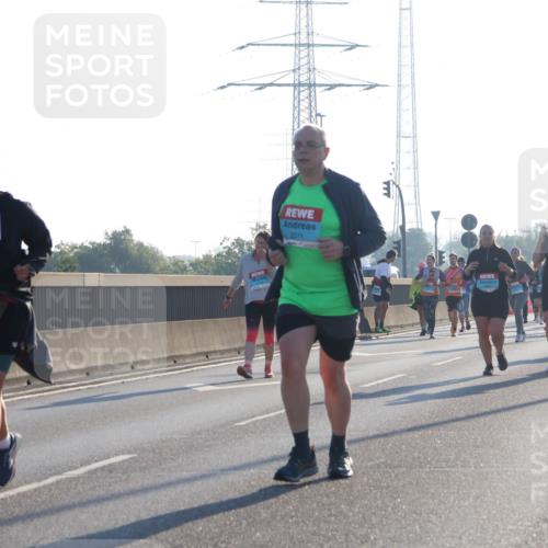 03.10.2025 - Köhlbrandbrückenlauf Luisa Fischer http://msf.ph/oto/8995284 03.10.2025 10:25:23 Position 3 3311 meine-sportfotos.de
