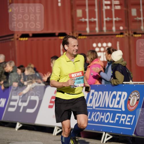 03.10.2025 - Köhlbrandbrückenlauf Michael Burmester http://msf.ph/oto/8995288 03.10.2025 09:57:32 Ziel 1083, 1541, 2759, 2801, 2802, 2819, 3043, 3335 meine-sportfotos.de