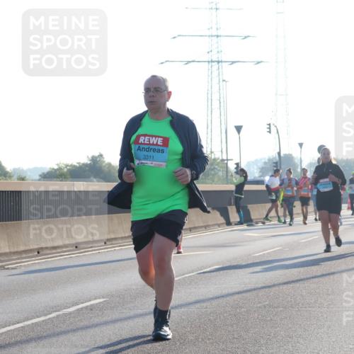 03.10.2025 - Köhlbrandbrückenlauf Luisa Fischer http://msf.ph/oto/8995291 03.10.2025 10:25:24 Position 3 3311 meine-sportfotos.de