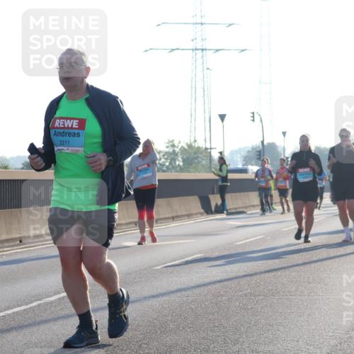 03.10.2025 - Köhlbrandbrückenlauf Luisa Fischer http://msf.ph/oto/8995295 03.10.2025 10:25:25 Position 3 3311 meine-sportfotos.de