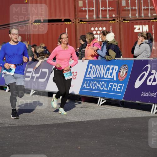 03.10.2025 - Köhlbrandbrückenlauf Michael Burmester http://msf.ph/oto/8995303 03.10.2025 09:57:34 Ziel 1083, 1541, 2759, 2801, 2802, 2819, 3043, 3335 meine-sportfotos.de