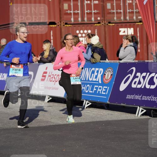 03.10.2025 - Köhlbrandbrückenlauf Michael Burmester http://msf.ph/oto/8995320 03.10.2025 09:57:34 Ziel 1083, 1541, 2759, 2801, 2802, 2819, 3043, 3335 meine-sportfotos.de