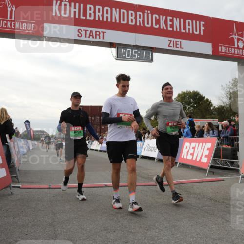 03.10.2025 - Köhlbrandbrückenlauf Yannick Fuchs http://msf.ph/oto/8995324 03.10.2025 16:05:09 Ziel 7201, 7207, 7221, 7239, 7403, 7448, 7772, 8779, 8995, 9114, 9191, 9592, 9690 meine-sportfotos.de