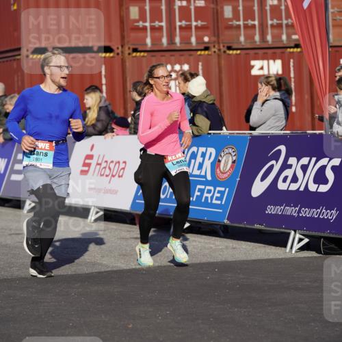 03.10.2025 - Köhlbrandbrückenlauf Michael Burmester http://msf.ph/oto/8995326 03.10.2025 09:57:35 Ziel 1083, 1265, 2801, 2802, 2811, 2819, 3043, 3335 meine-sportfotos.de
