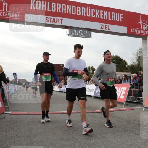 03.10.2025 - Köhlbrandbrückenlauf Yannick Fuchs http://msf.ph/oto/8995328 03.10.2025 16:05:10 Ziel 7201, 7207, 7221, 7239, 7403, 7772, 8779, 8995, 9114, 9191, 9592, 9690 meine-sportfotos.de