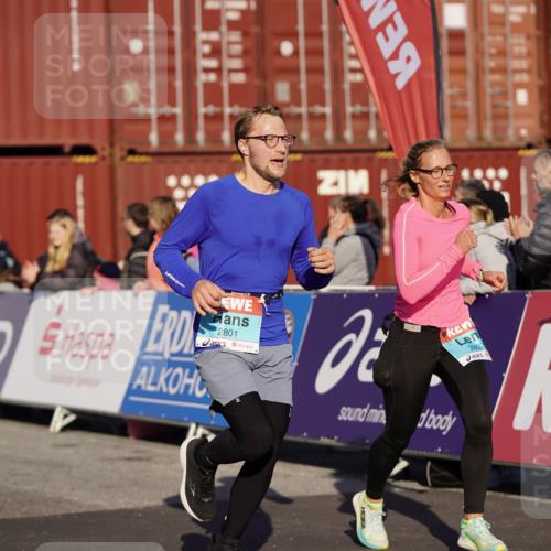 03.10.2025 - Köhlbrandbrückenlauf Michael Burmester http://msf.ph/oto/8995331 03.10.2025 09:57:35 Ziel 1083, 1265, 2801, 2802, 2811, 2819, 3043, 3335 meine-sportfotos.de