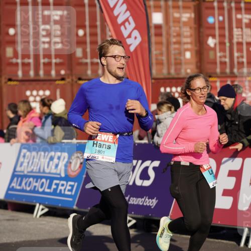 03.10.2025 - Köhlbrandbrückenlauf Michael Burmester http://msf.ph/oto/8995338 03.10.2025 09:57:35 Ziel 1083, 1265, 2801, 2802, 2811, 2819, 3043, 3335 meine-sportfotos.de