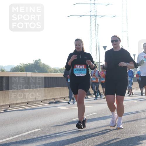 03.10.2025 - Köhlbrandbrückenlauf Luisa Fischer http://msf.ph/oto/8995340 03.10.2025 10:25:29 Position 3 2199, 3098, 2971 meine-sportfotos.de