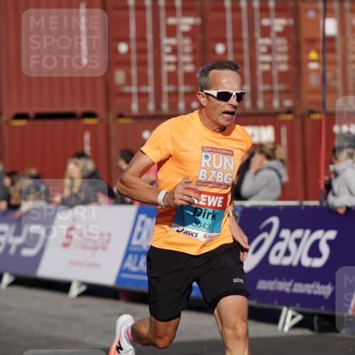 03.10.2025 - Köhlbrandbrückenlauf Michael Burmester http://msf.ph/oto/8995347 03.10.2025 09:57:37 Ziel 1083, 1135, 1265, 2801, 2802, 2811, 2819, 3043, 3335 meine-sportfotos.de