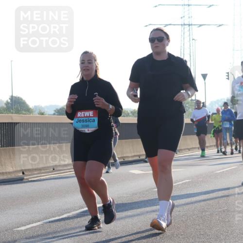 03.10.2025 - Köhlbrandbrückenlauf Luisa Fischer http://msf.ph/oto/8995354 03.10.2025 10:25:30 Position 3 3098, 2619, 29 meine-sportfotos.de