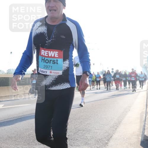 03.10.2025 - Köhlbrandbrückenlauf Luisa Fischer http://msf.ph/oto/8995377 03.10.2025 10:25:33 Position 3 2971 meine-sportfotos.de
