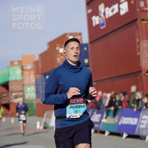 03.10.2025 - Köhlbrandbrückenlauf Michael Burmester http://msf.ph/oto/8995378 03.10.2025 09:57:41 Ziel 1135, 1265, 2801, 2802, 2811, 3043, 3135, 3136, 3211 meine-sportfotos.de