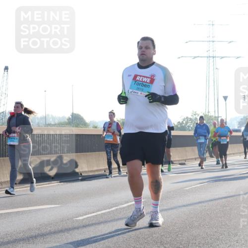 03.10.2025 - Köhlbrandbrückenlauf Luisa Fischer http://msf.ph/oto/8995386 03.10.2025 10:25:34 Position 3 2619 meine-sportfotos.de