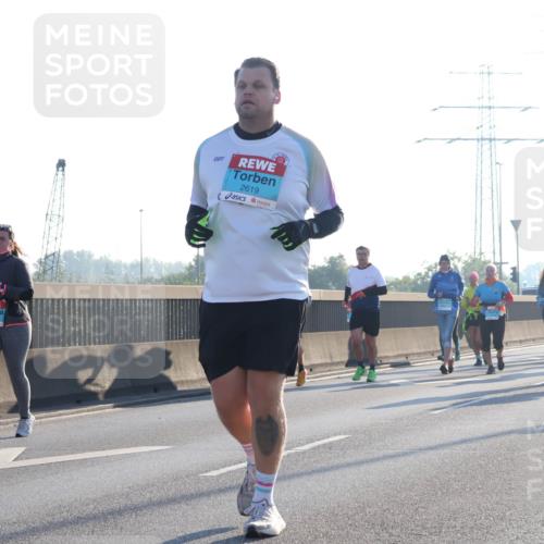 03.10.2025 - Köhlbrandbrückenlauf Luisa Fischer http://msf.ph/oto/8995392 03.10.2025 10:25:35 Position 3 2619 meine-sportfotos.de