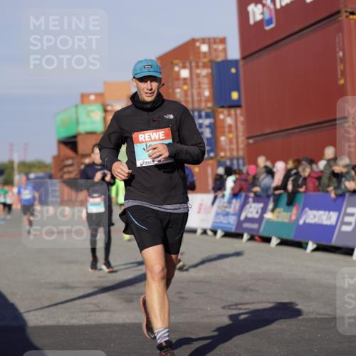 03.10.2025 - Köhlbrandbrückenlauf Michael Burmester http://msf.ph/oto/8995405 03.10.2025 09:57:44 Ziel 1079, 1135, 1265, 2811, 3043, 3135, 3136, 3211 meine-sportfotos.de