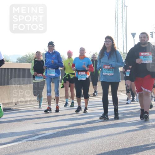 03.10.2025 - Köhlbrandbrückenlauf Luisa Fischer http://msf.ph/oto/8995415 03.10.2025 10:25:37 Position 3 2178, 3093, 2179, 2565 meine-sportfotos.de