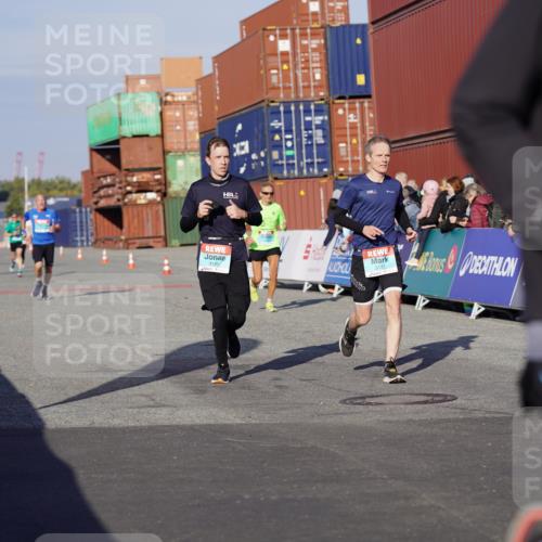 03.10.2025 - Köhlbrandbrückenlauf Michael Burmester http://msf.ph/oto/8995426 03.10.2025 09:57:45 Ziel 1079, 1135, 1265, 2811, 3079, 3135, 3136, 3211 meine-sportfotos.de