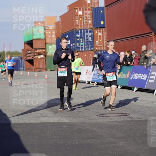 03.10.2025 - Köhlbrandbrückenlauf Michael Burmester http://msf.ph/oto/8995427 03.10.2025 09:57:45 Ziel 1079, 1135, 1265, 2811, 3079, 3135, 3136, 3211 meine-sportfotos.de