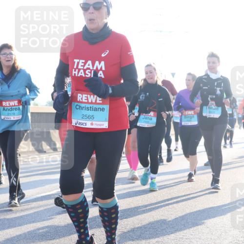 03.10.2025 - Köhlbrandbrückenlauf Luisa Fischer http://msf.ph/oto/8995445 03.10.2025 10:25:41 Position 3 2178, 2565, 2926, 2928, 2927 meine-sportfotos.de