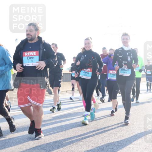 03.10.2025 - Köhlbrandbrückenlauf Luisa Fischer http://msf.ph/oto/8995457 03.10.2025 10:25:42 Position 3 2178, 2179, 2928, 2927, 2926, 3094 meine-sportfotos.de