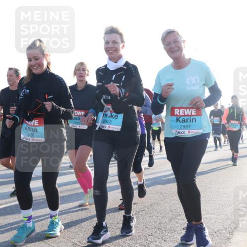 03.10.2025 - Köhlbrandbrückenlauf Luisa Fischer http://msf.ph/oto/8995468 03.10.2025 10:25:44 Position 3 2926, 3095, 2928, 2927, 5 meine-sportfotos.de