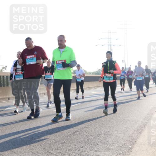 03.10.2025 - Köhlbrandbrückenlauf Luisa Fischer http://msf.ph/oto/8995481 03.10.2025 10:25:45 Position 3 4, 3349, 2480, 1 meine-sportfotos.de