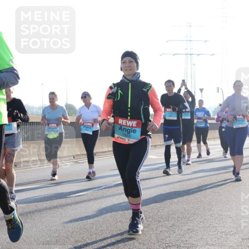 03.10.2025 - Köhlbrandbrückenlauf Luisa Fischer http://msf.ph/oto/8995488 03.10.2025 10:25:46 Position 3 2480, 1923 meine-sportfotos.de