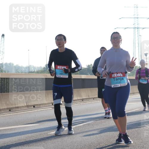 03.10.2025 - Köhlbrandbrückenlauf Luisa Fischer http://msf.ph/oto/8995502 03.10.2025 10:25:48 Position 3 2895, 3801, 2530 meine-sportfotos.de