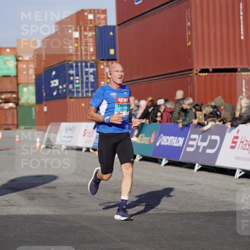 03.10.2025 - Köhlbrandbrückenlauf Michael Burmester http://msf.ph/oto/8995503 03.10.2025 09:57:50 Ziel 1079, 2815, 3079, 3135, 3136, 3211 meine-sportfotos.de