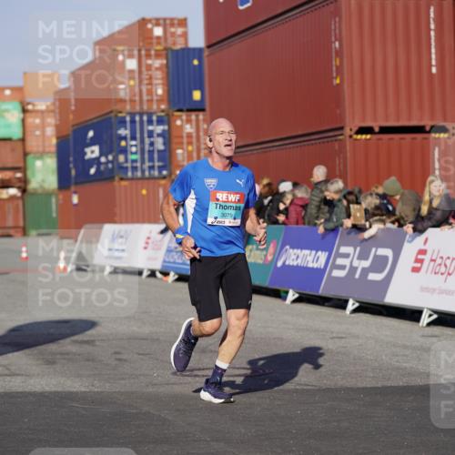 03.10.2025 - Köhlbrandbrückenlauf Michael Burmester http://msf.ph/oto/8995508 03.10.2025 09:57:51 Ziel 1027, 1079, 2815, 3079, 3135, 3136, 3211 meine-sportfotos.de