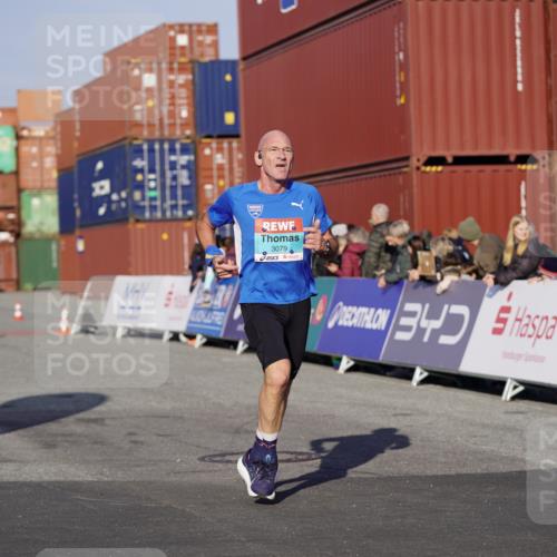 03.10.2025 - Köhlbrandbrückenlauf Michael Burmester http://msf.ph/oto/8995513 03.10.2025 09:57:51 Ziel 1027, 1079, 2815, 3079, 3135, 3136, 3211 meine-sportfotos.de