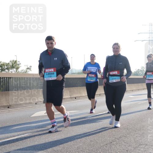 03.10.2025 - Köhlbrandbrückenlauf Luisa Fischer http://msf.ph/oto/8995525 03.10.2025 10:25:51 Position 3 2182, 2548 meine-sportfotos.de