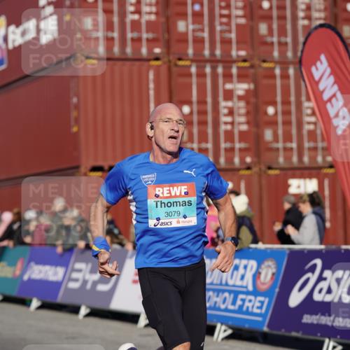 03.10.2025 - Köhlbrandbrückenlauf Michael Burmester http://msf.ph/oto/8995529 03.10.2025 09:57:52 Ziel 1027, 1079, 2815, 3079, 3135, 3136 meine-sportfotos.de