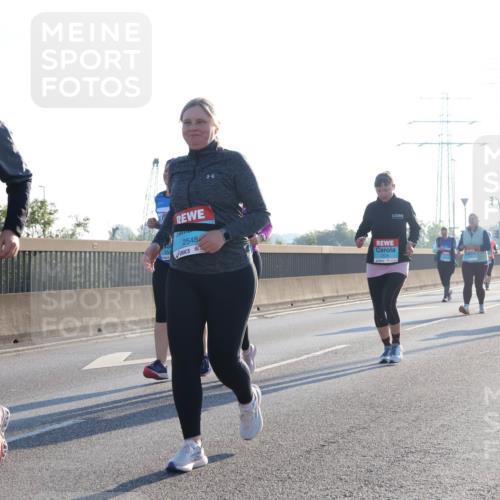 03.10.2025 - Köhlbrandbrückenlauf Luisa Fischer http://msf.ph/oto/8995533 03.10.2025 10:25:52 Position 3 2182, 2548 meine-sportfotos.de
