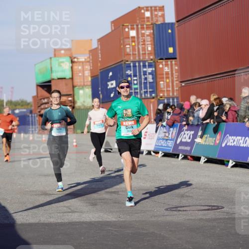 03.10.2025 - Köhlbrandbrückenlauf Michael Burmester http://msf.ph/oto/8995540 03.10.2025 09:57:56 Ziel 1027, 1210, 1251, 2815, 3079 meine-sportfotos.de