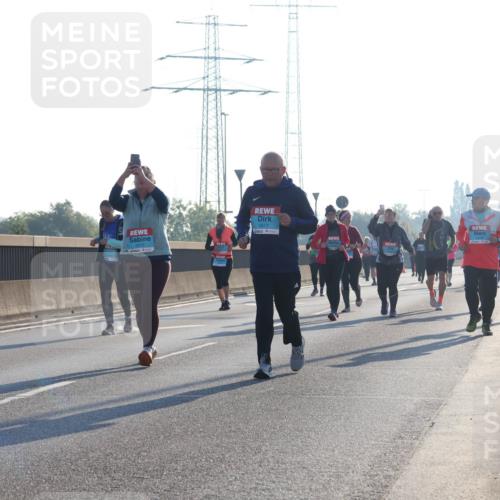 03.10.2025 - Köhlbrandbrückenlauf Luisa Fischer http://msf.ph/oto/8995552 03.10.2025 10:25:55 Position 3 3517, 2515, 1 meine-sportfotos.de
